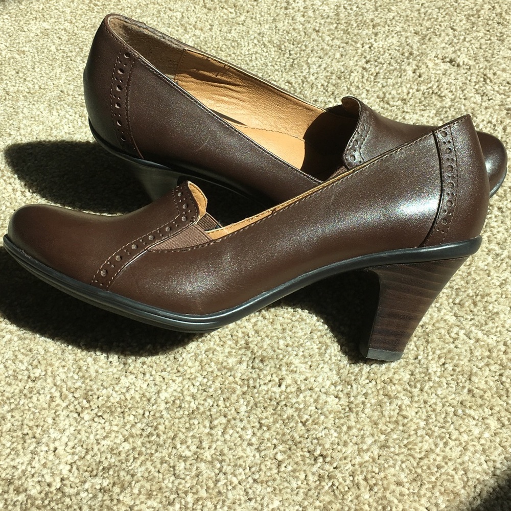 Sofft leather pumps